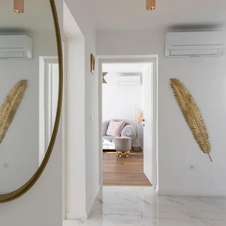Ivandic Apartment *